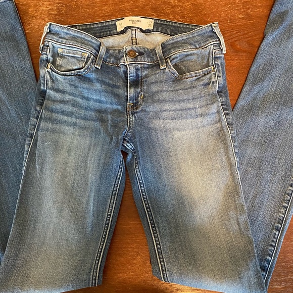 Women’s Hollister Flare Dark Wash Jeans - Picture 1 of 4